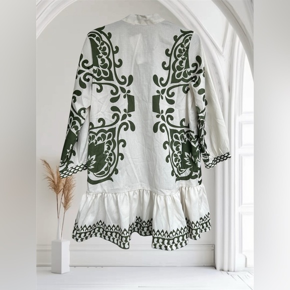 Indefeir Studios Green and White long sleeve Patterned Dress Sz M nwt 012 - Picture 2 of 2